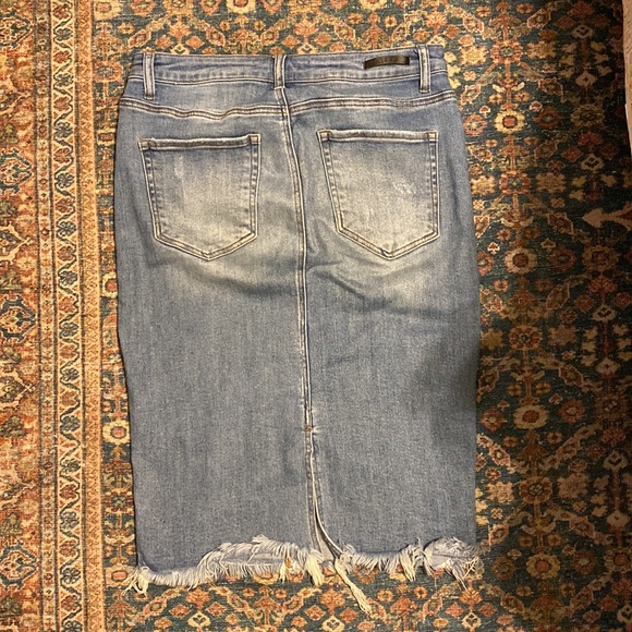 Soft and stretchy denim skirt - Picture 4 of 4